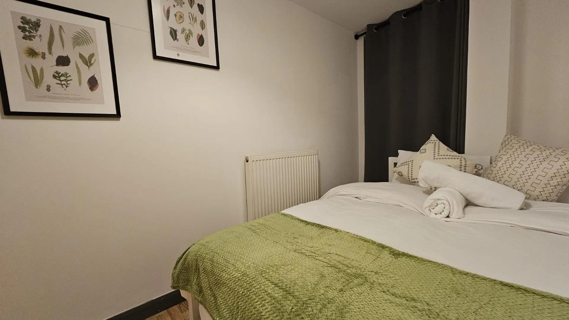 E1 Luxury Apartments London Homestay