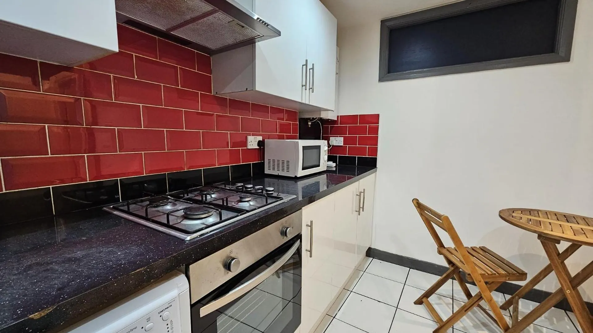 E1 Luxury Apartments London Homestay